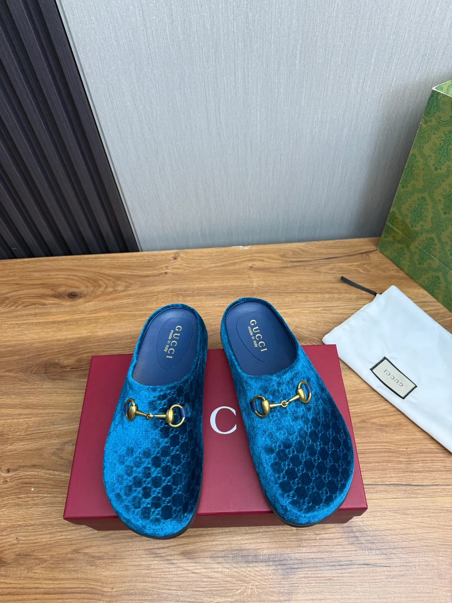 Men's men's shoes💰Pili 420💰Maoli 460💰 ＧＵＣＣＩGucci. Popular couple slippers hot sale🩷💚 🩴Official website one to one production 35-45 size 45 46 🉑️Customized!